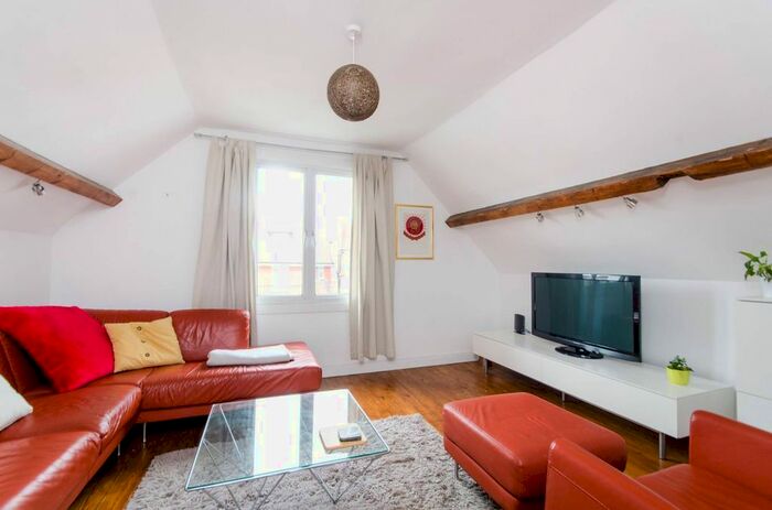 2 Bedroom Flat To Rent In Farnan Road, Streatham, London, SW16