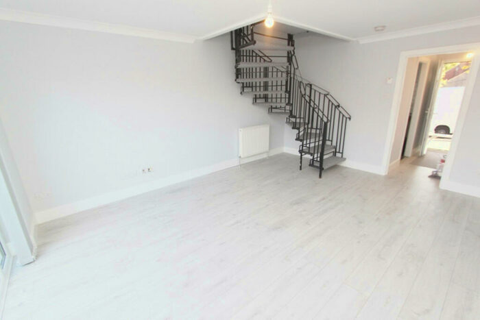 2 Bedroom End Of Terrace House To Rent In Hailsham Road, Harold Hill, RM3