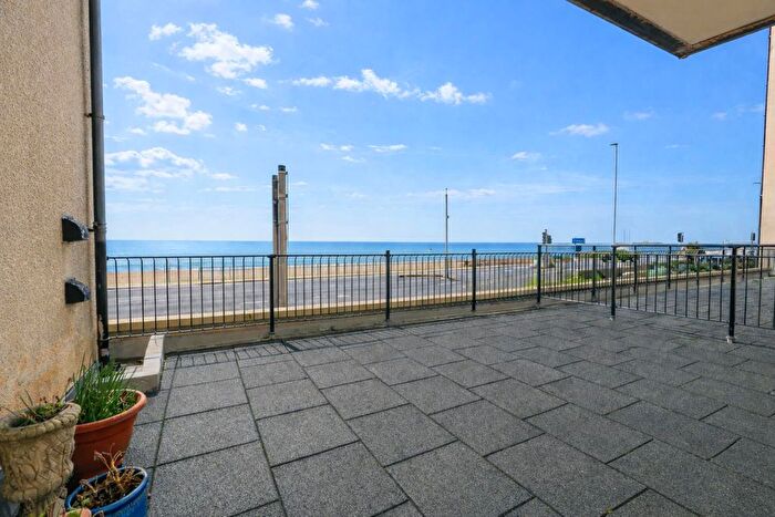 1 Bedroom Flat For Sale In Denmark Place, Hastings, TN34