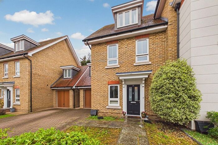 3 Bedroom Semi-Detached House To Rent In Brambling Way, Maidenhead, Berkshire, SL6