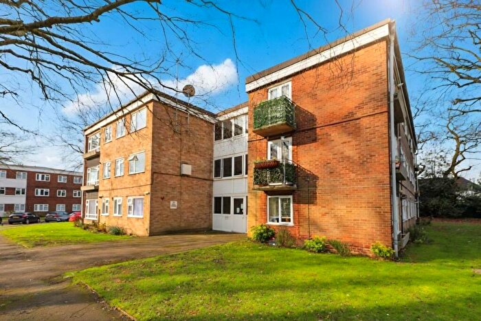 1 Bedroom Flat For Sale In Heatherden Green, Iver, SL0