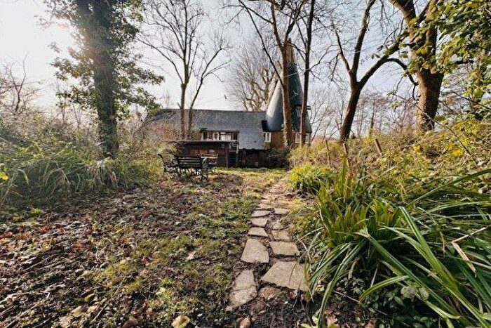 2 Bedroom Flat To Rent In Mill Street, Iden Green, Cranbrook, TN17