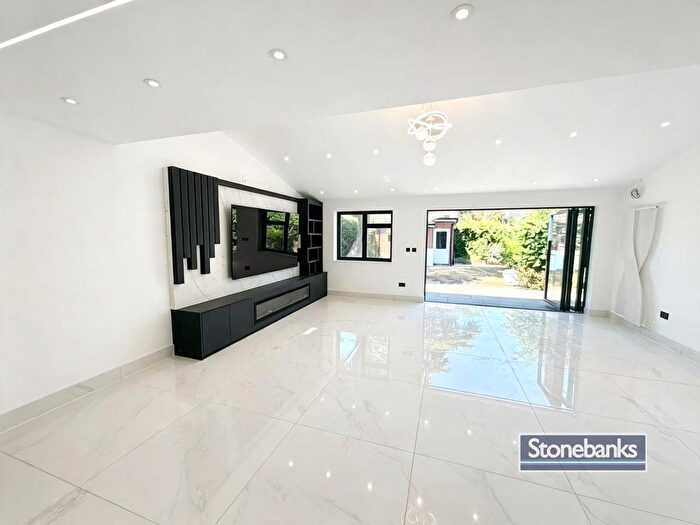 4 Bedroom Detached House To Rent In Alleyn Park, Southall, UB2