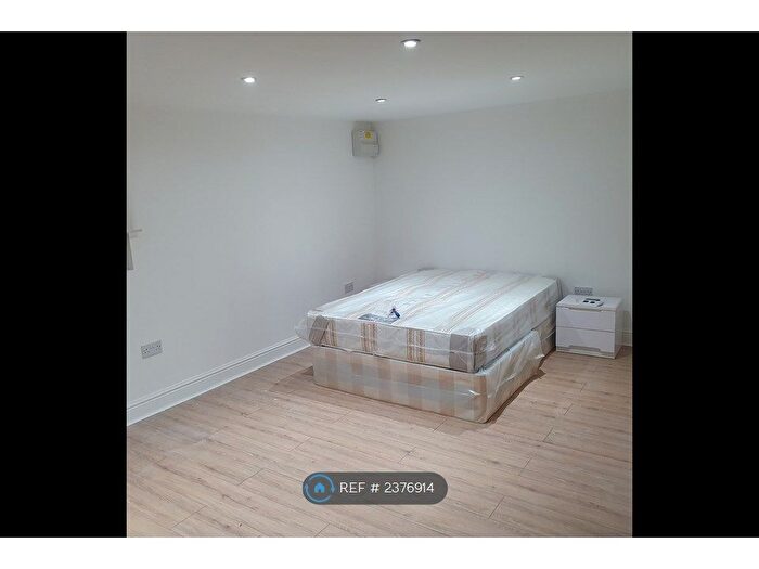 Studio To Rent In Shaftesbury Road, London, E10