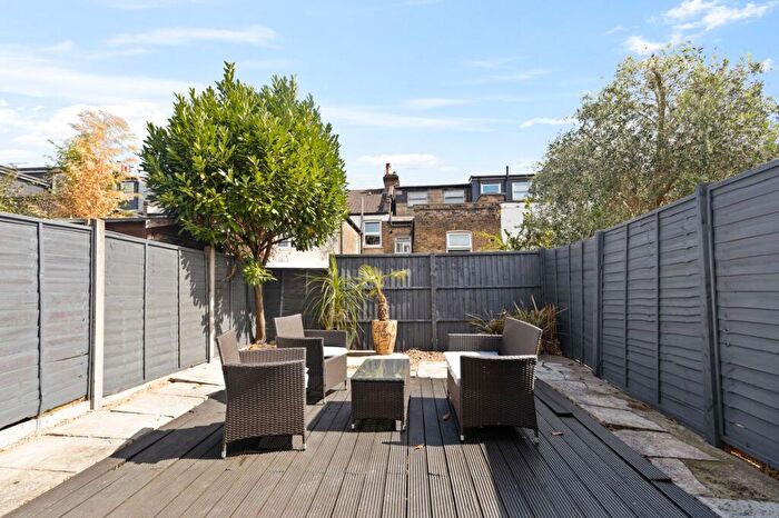 2 Bedroom Apartment To Rent In Tennyson Road, Queens Park, NW6