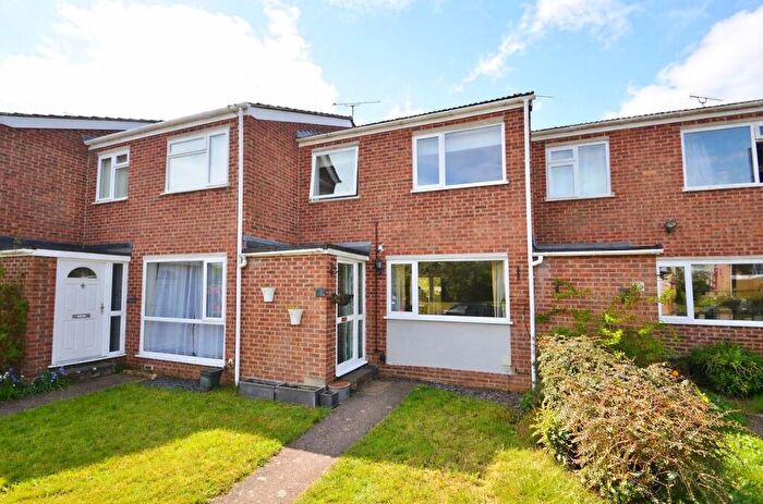 3 Bedroom Terraced House For Sale In Roundhead Drive, Thame, OX9