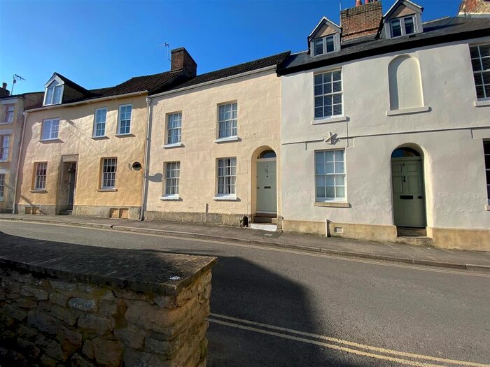 3 Bedroom Terraced House For Sale In Castle Street, Calne, SN11