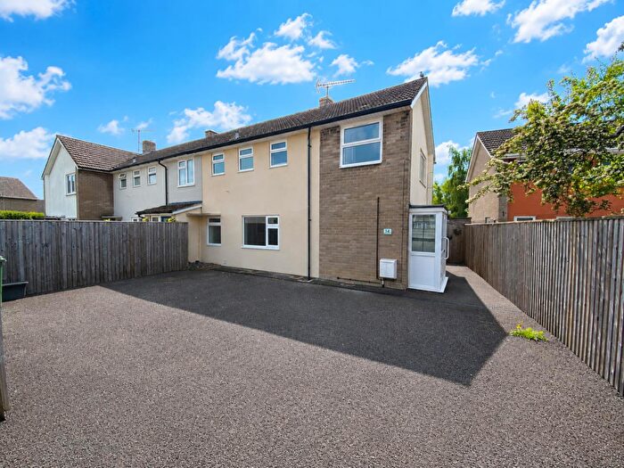 3 Bedroom End Of Terrace House To Rent In Newcroft Road, Calne, SN11