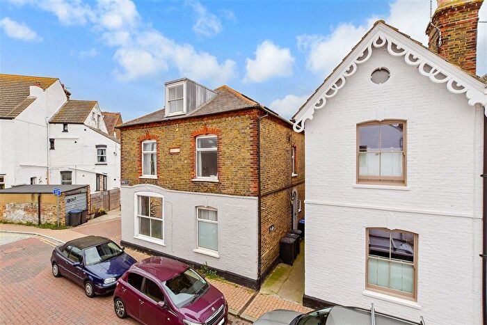 1 Bedroom Flat For Sale In Bexley Street, Whitstable, Kent, CT5