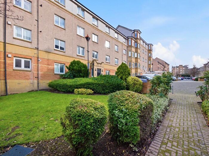 2 Bedroom Flat For Sale In / Easter Dalry Road, Edinburgh, EH11