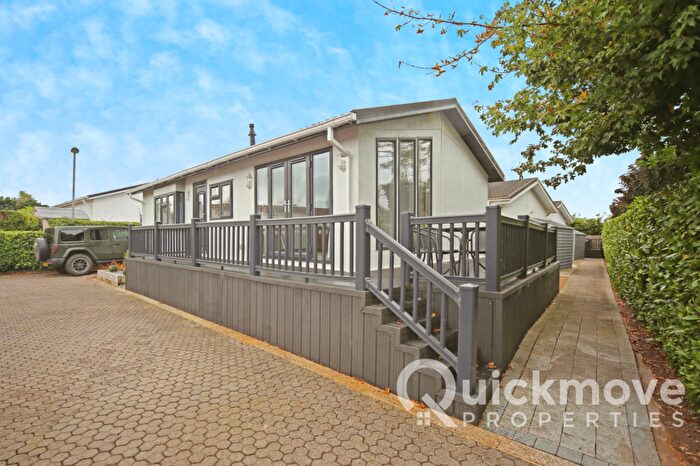 2 Bedroom Park Home For Sale In Wilmcote, Warwickshire, CV37