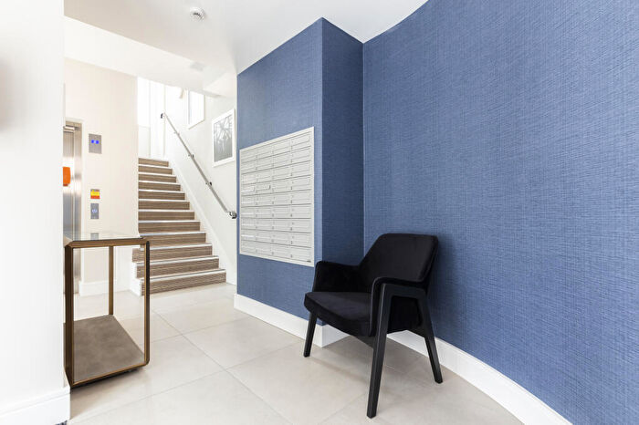 Apartment To Rent In Essex House, Fairfield Road, Brentwood, Essex, CM14
