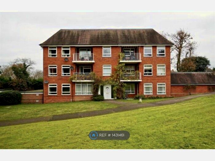 2 Bedroom Flat To Rent In Acland Avenue, Colchester, CO3