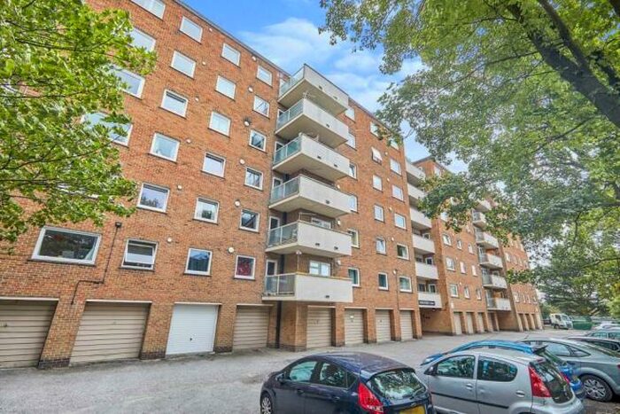 1 Bedroom Flat To Rent In Norbury Close, Allestree, Derby, DE22