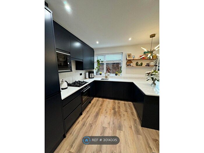 2 Bedroom Semi Detached House To Rent In Spen Crescent, Leeds, LS16