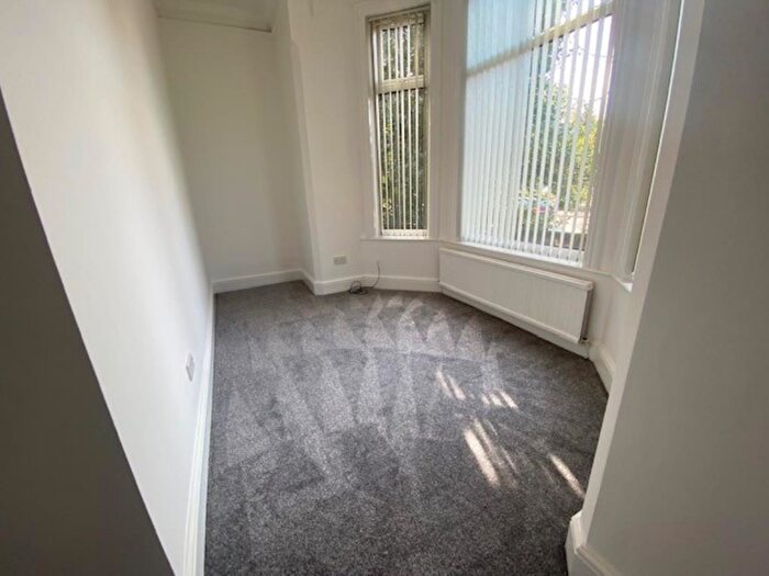 2 Bedroom Flat To Rent In Barlow Moor Road, Didsbury, Manchester, M20