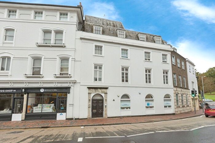 2 Bedroom Flat For Sale In Nevill Street, Tunbridge Wells, Kent, TN2