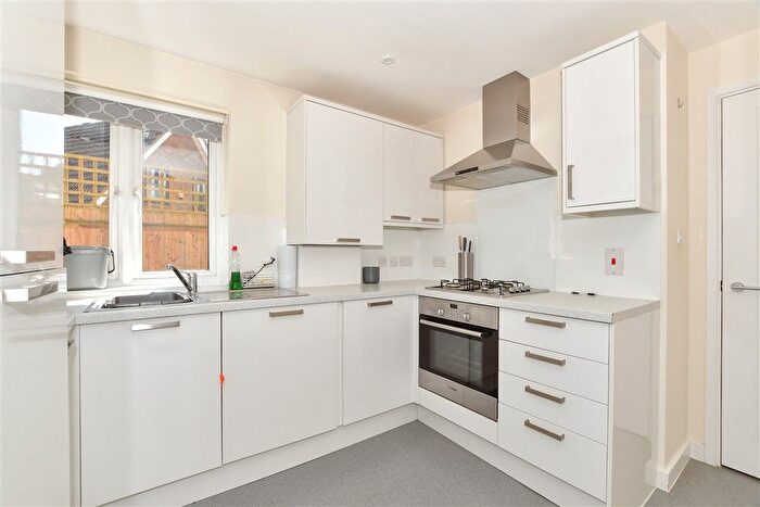 1 Bedroom Flat For Sale In Monson Road, Redhill, Surrey, RH1