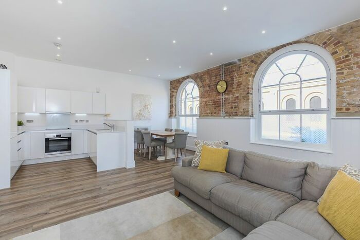 3 Bedroom Mews To Rent In Duke Of Wellington Avenue, London, SE18