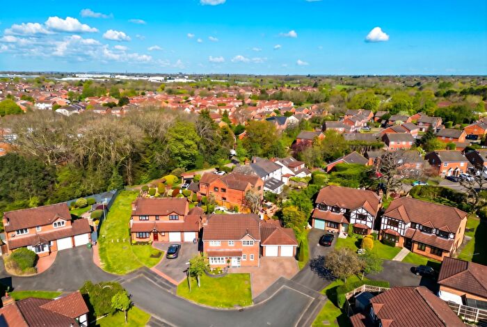 4 Bedroom Detached House For Sale In Besford Grove, Monkspath, B90