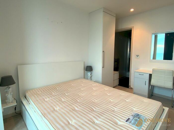 2 Bedroom Flat To Rent In Deansgate, Beetham Tower, M3