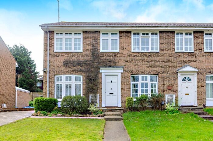 3 Bedroom End Of Terrace House To Rent In Wood Rise, Westborough, Guildford, GU3