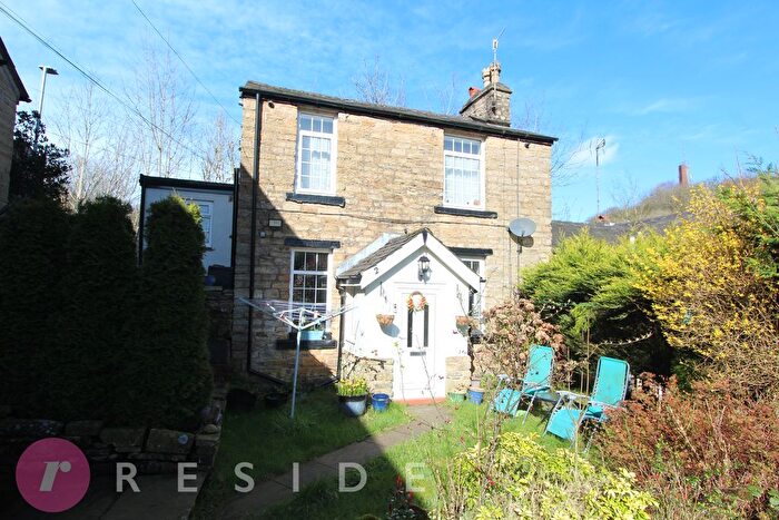 2 Bedroom Cottage For Sale In Slaunt Bank, Norden, Rochdale, OL12