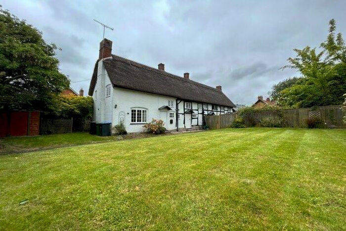 3 Bedroom Cottage To Rent In Chapel Street, Stratford-Upon-Avon, CV37