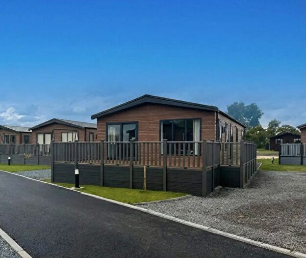 3 Bedroom Park Home For Sale In Back Road, Newton On Derwent, York, YO41