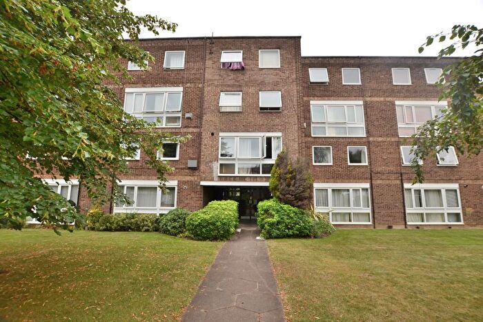 2 Bedroom Apartment To Rent In Helmsley, Cleveland Road, South Woodford, E18