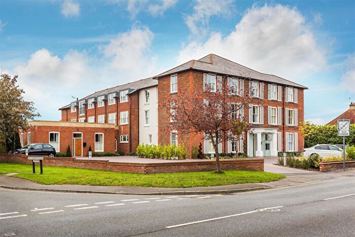 1 Bedroom Flat To Rent In Newark Lane, Ripley, Woking, GU23