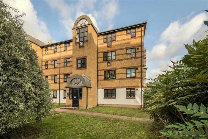 Studio To Rent In Plough Way, London, SE16