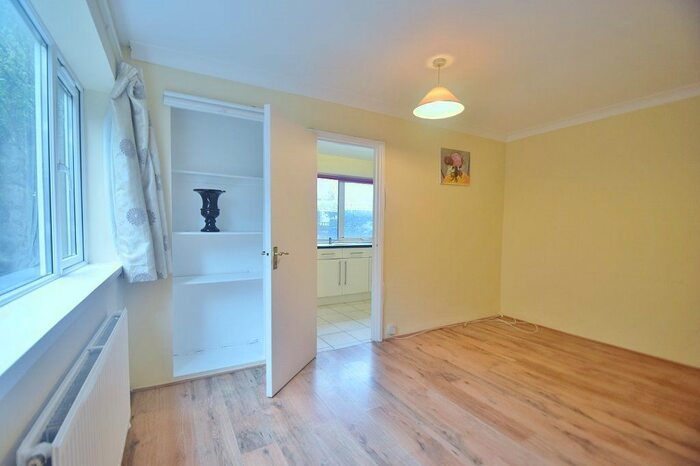 1 Bedroom Flat To Rent In Temple Fortune Lane, London, NW11