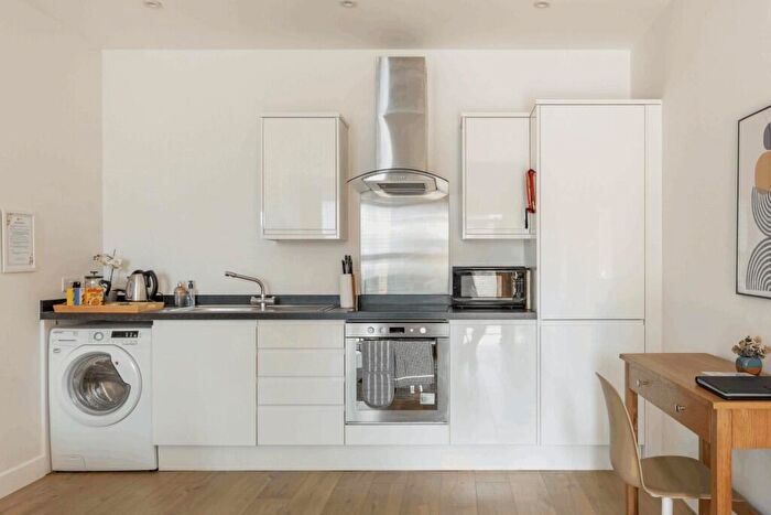 1 Bedroom Serviced Apartments To Rent In Huntingdon Road, Redhill, Surrey, RH1