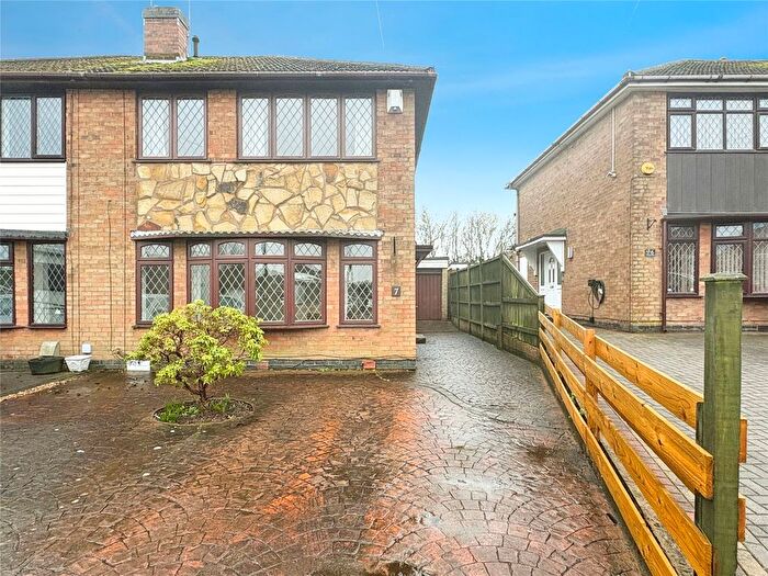 3 Bedroom Semi Detached House For Sale In Florence Close, Bedworth, Warwickshire, CV12