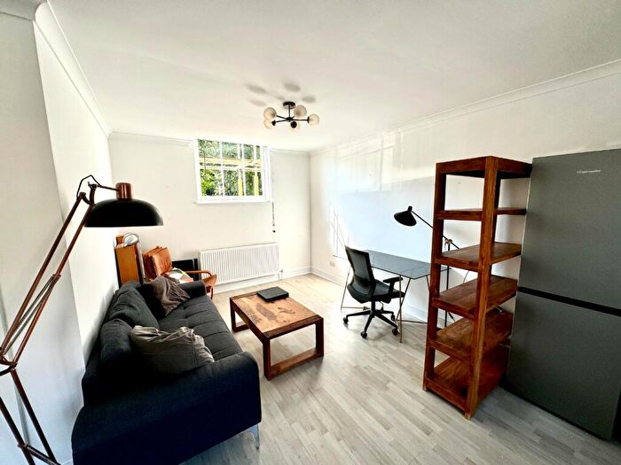 1 Bedroom Flat To Rent In Greenhill Court, Greenhill Terrace, Woolwich, London, SE18