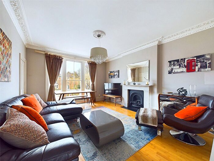 1 Bedroom Flat To Rent In The Barons, St Margarets, Twickenham, TW1