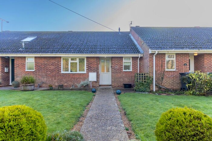 1 Bedroom Terraced Bungalow To Rent In De Lucy Avenue, Alresford SO24