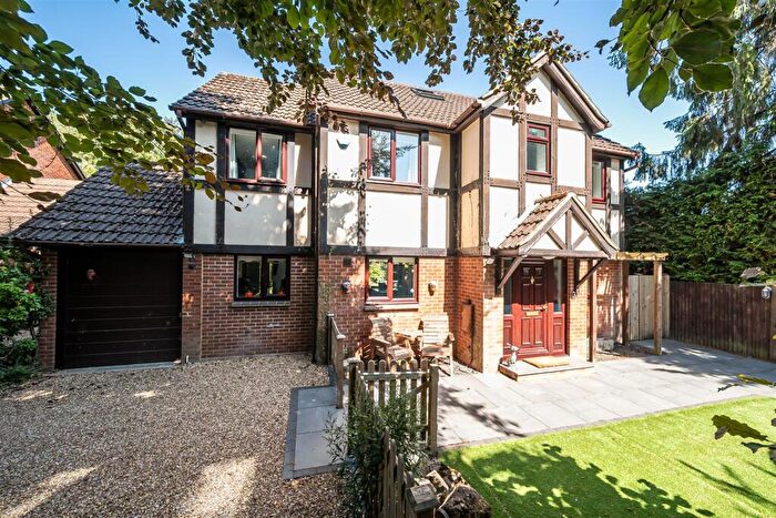 5 Bedroom Detached House For Sale In St. Michaels Court, Ruscombe, Reading, Berkshire, RG10