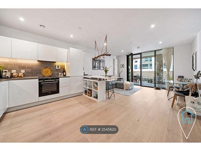 1 Bedroom Flat To Rent In Pinnacle House, London, E16