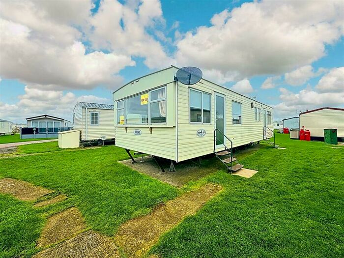 2 Bedroom Park Home To Rent In Halfway Road, Minster On Sea, Sheerness, ME12