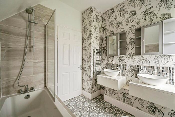 3 Bedroom House To Rent In East Avenue, Woodlands, DN6