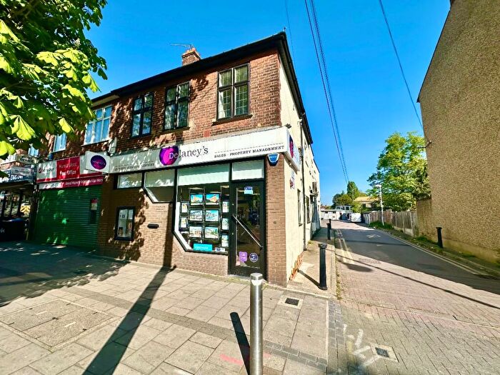 2 Bedroom Flat To Rent In Station Road, Harold Wood, RM3