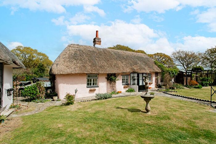 3 Bedroom Detached Bungalow To Rent In St. Catherines Hill Lane, Christchurch, BH23