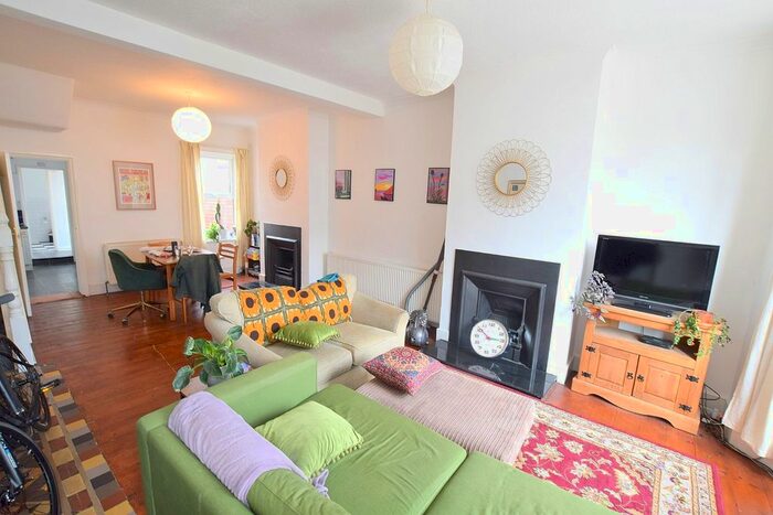 3 Bedroom Property To Rent In Etchingham Road, Leyton, E15