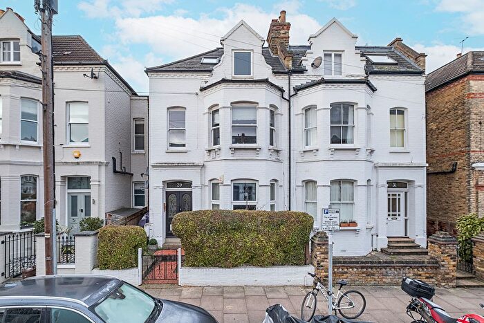 1 Bedroom Flat For Sale In Cromford Road, London, SW18