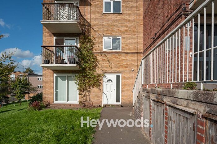 1 Bedroom Flat For Sale In Tulip Grove, Newcastle, ST5