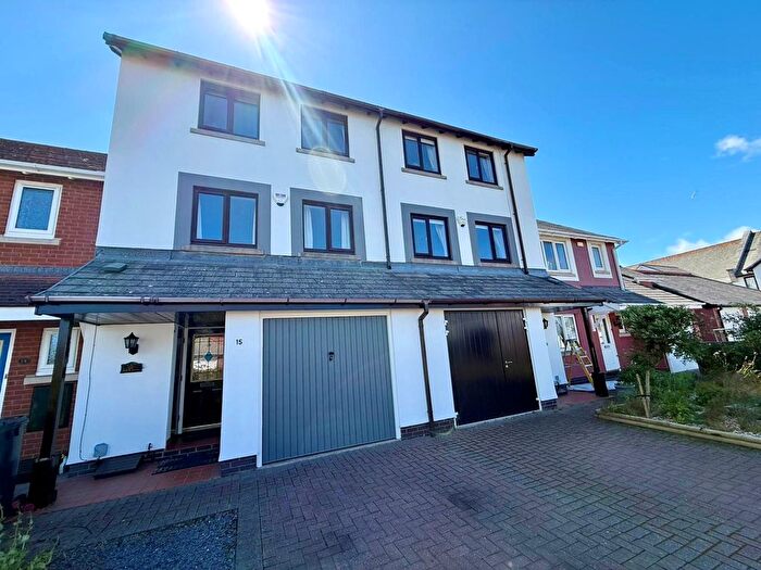 4 Bedroom Town House To Rent In Morlais, Conwy, LL32