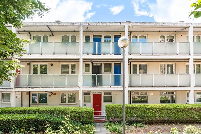 3 Bedroom Flat For Sale In Stevens Avenue, Homerton, E9