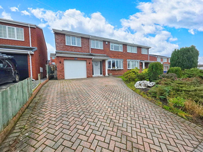 4 Bedroom Semi Detached House For Sale In Howden Close, Darton, Barnsley, S75